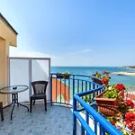 فندق Evridika