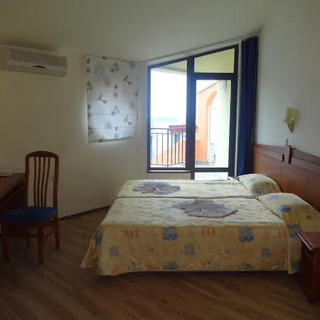 فندق Evridika 3*