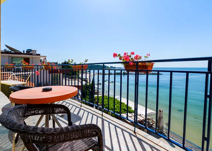 Evridika فندق نيسيبار